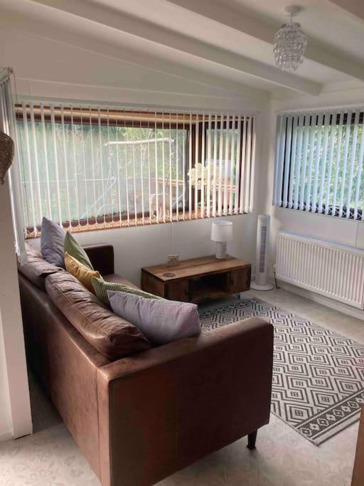 Cwtch Cymru Lodge 7F Caer Beris Holiday Lodge Park بيلث ويلز المظهر الخارجي الصورة